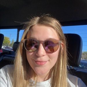 Meet your Posher, Bailey